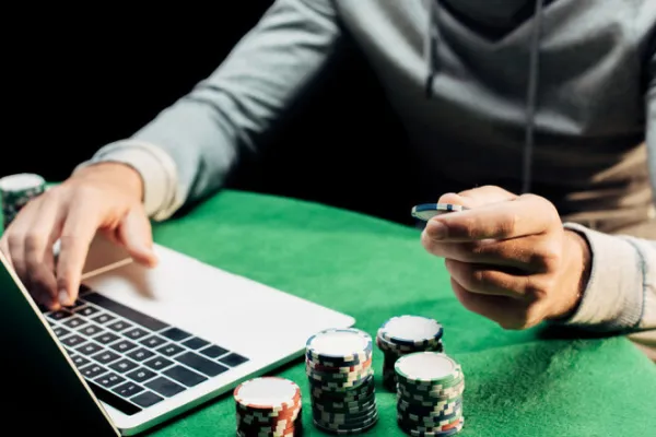 Житель харьковщины спустил донаты ВСУ на онлайн-казино